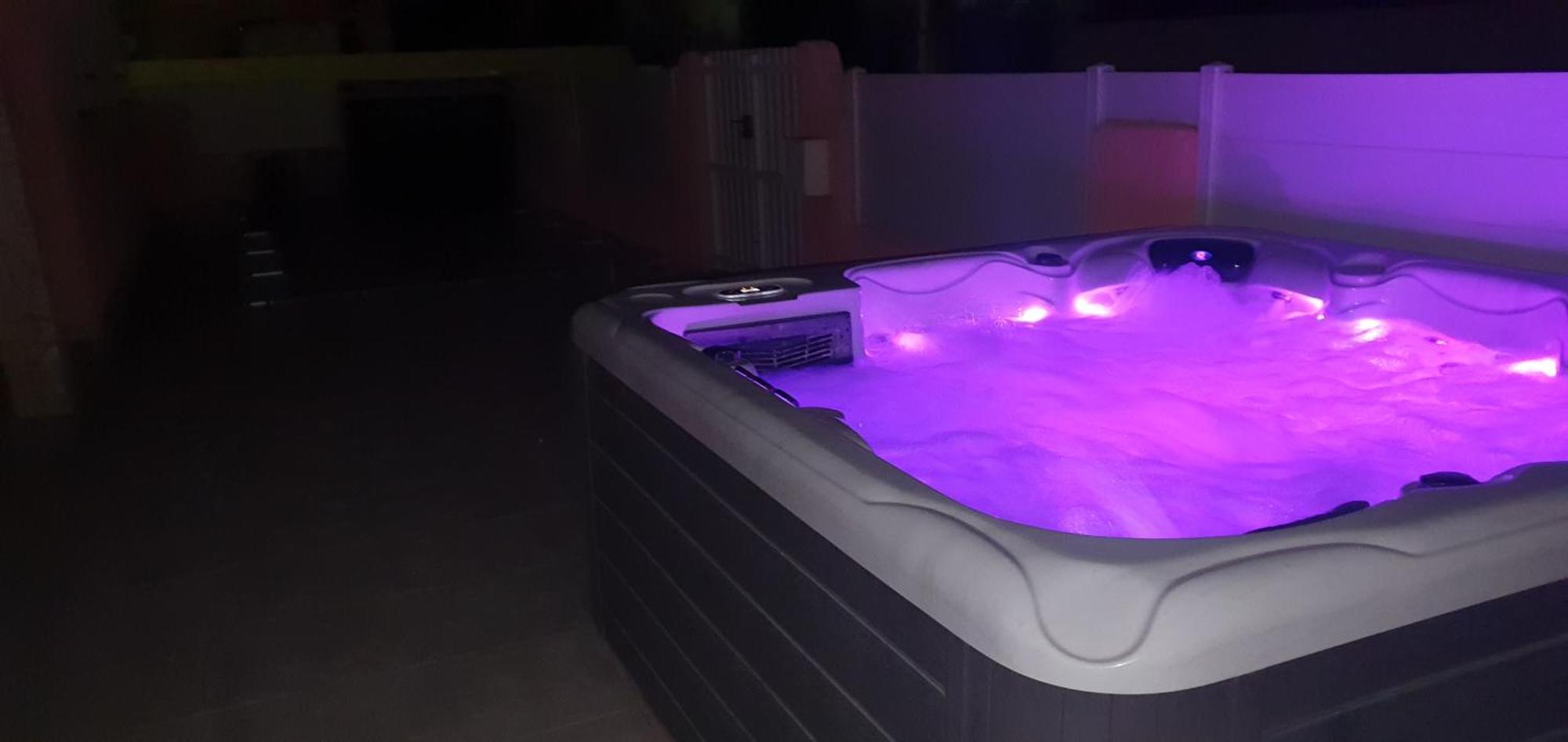 Villa H2O - Jacuzzi & Piscine Chauffee Le Barcares Luaran gambar